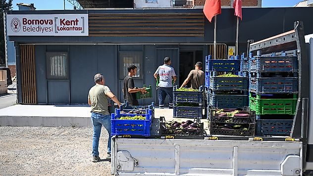 Bornova'nın mahsulleri kent market ve kent lokantalarında vatandaşla buluşuyor